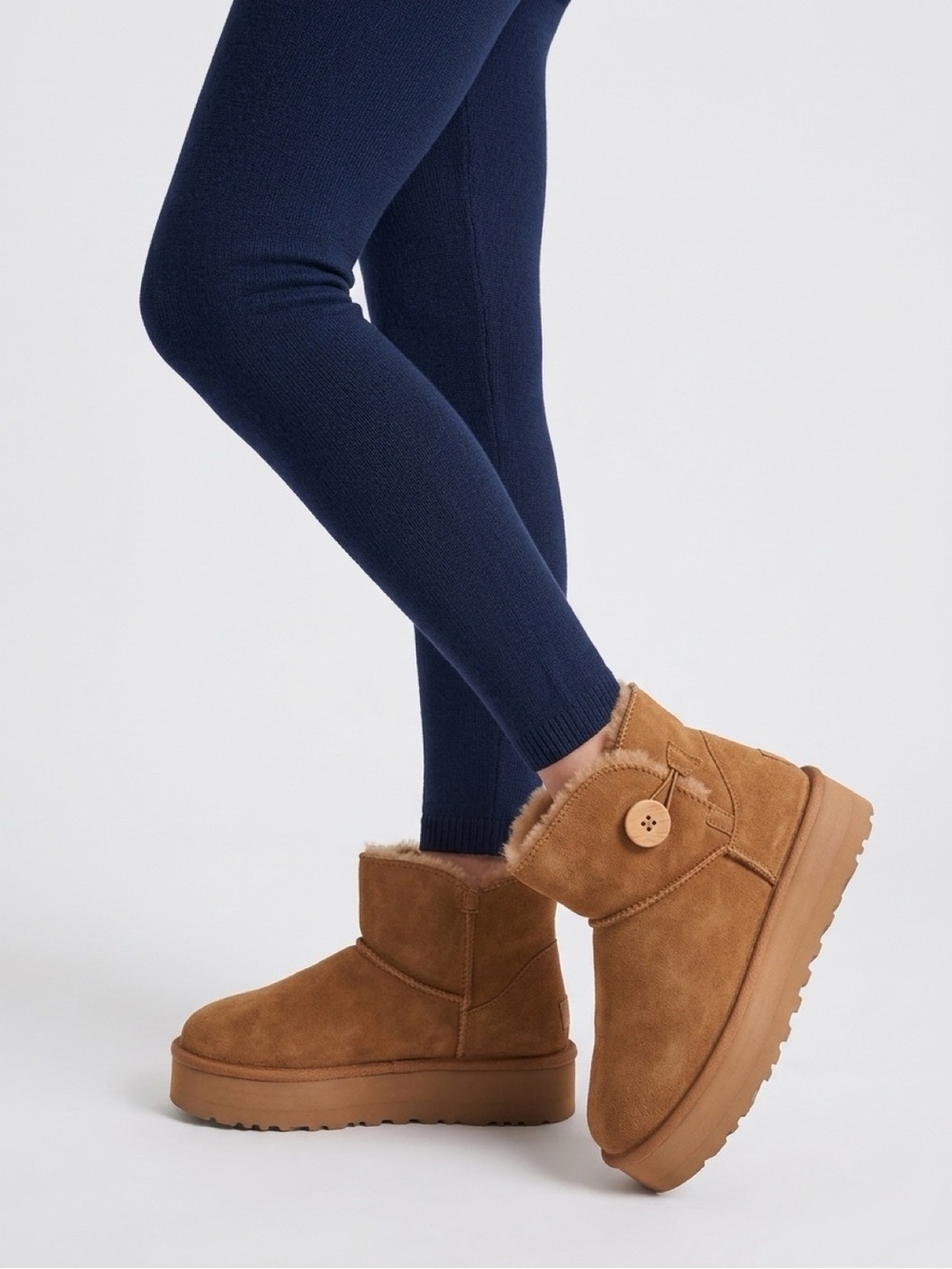 Botines camel faux suede con plataforma y forro peluche